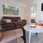 Lavanda Kor Ula - Five Bedroom With Pool And Sea View *