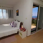Lavanda Kor Ula - Five Bedroom With Pool And Sea View