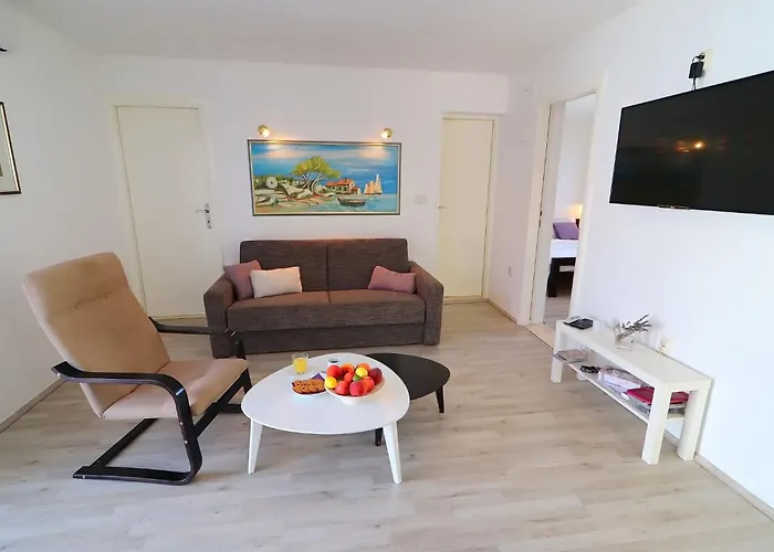 Вилла Lavanda Kor Ula - Five Bedroom With Pool And Sea View Завалатица