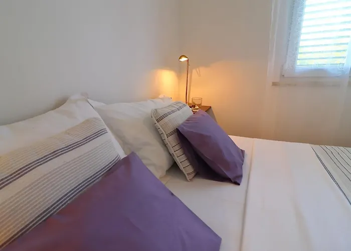 Lavanda Kor Ula - Five Bedroom With Pool And Sea View *