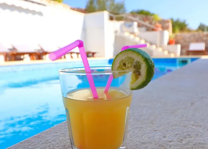 Lavanda Kor Ula - Five Bedroom With Pool And Sea View