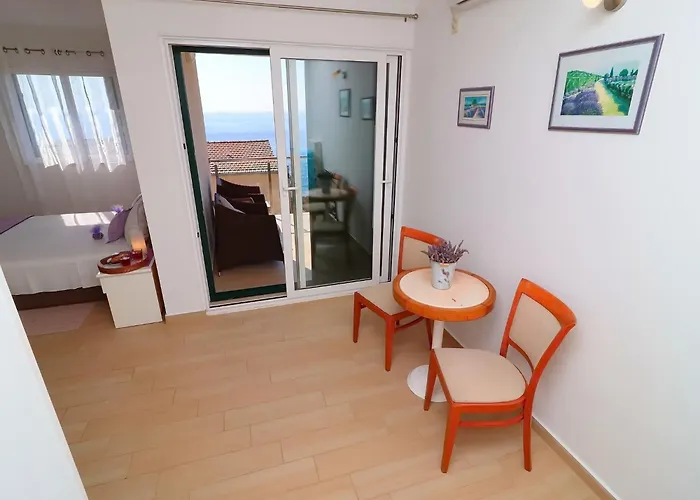 Вилла Lavanda Kor Ula - Five Bedroom With Pool And Sea View Завалатица