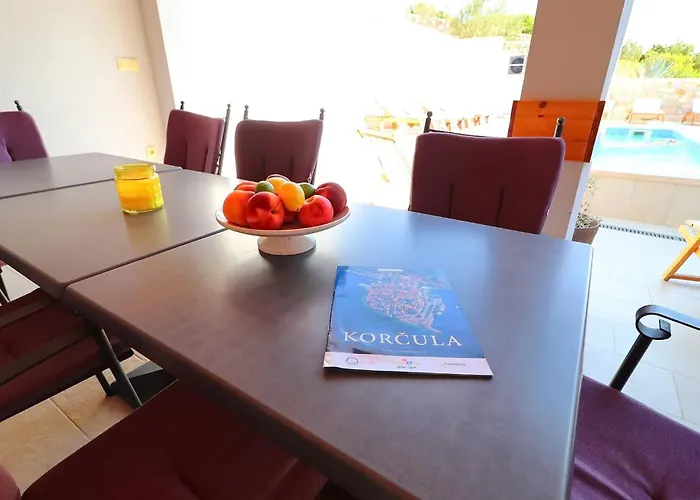 Lavanda Kor Ula - Five Bedroom With Pool And Sea View Завалатица