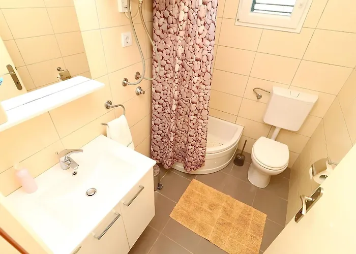 Lavanda Kor Ula - Five Bedroom With Pool And Sea View Завалатица