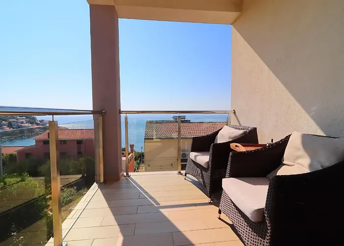 Lavanda Kor Ula - Five Bedroom With Pool And Sea View Вилла Завалатица