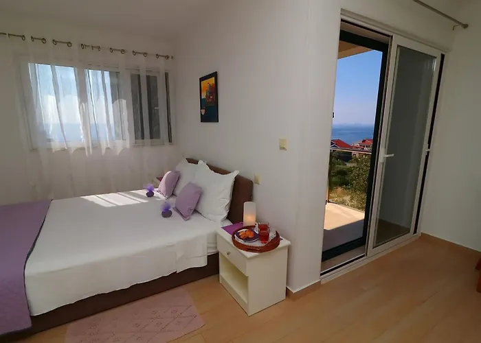 Lavanda Kor Ula - Five Bedroom With Pool And Sea View