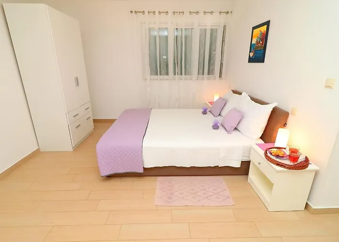 Lavanda Kor Ula - Five Bedroom With Pool And Sea View *