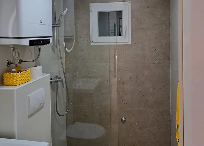 Lavanda Kor Ula - Five Bedroom With Pool And Sea View *