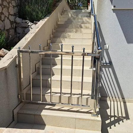 Lavanda Kor Ula - Five Bedroom With Pool And Sea View